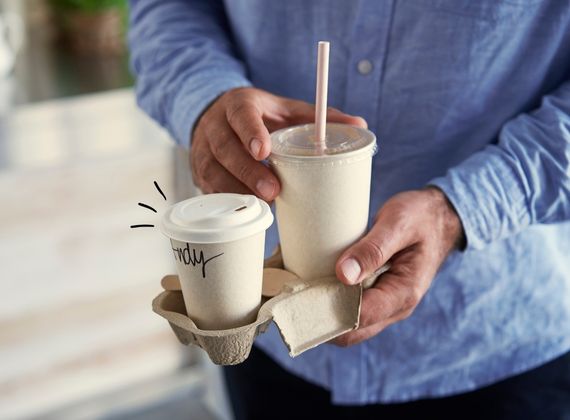 Becher to go: Die Nachhaltigkeit trinkt unterwegs mit